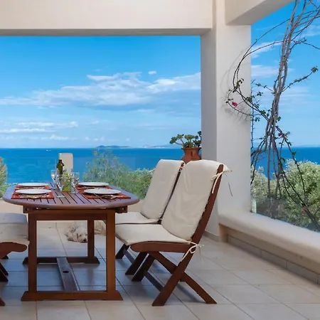 Catherine Dom wakacyjny Pefkali