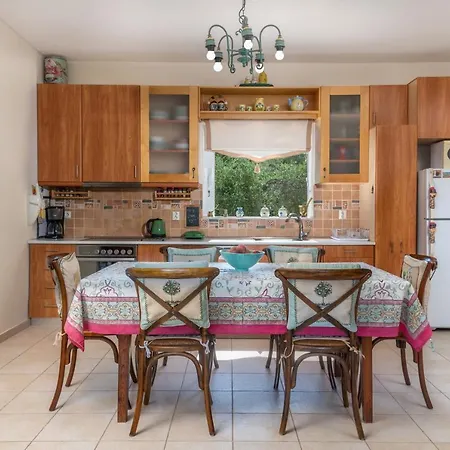 Catherine Dom wakacyjny Pefkali